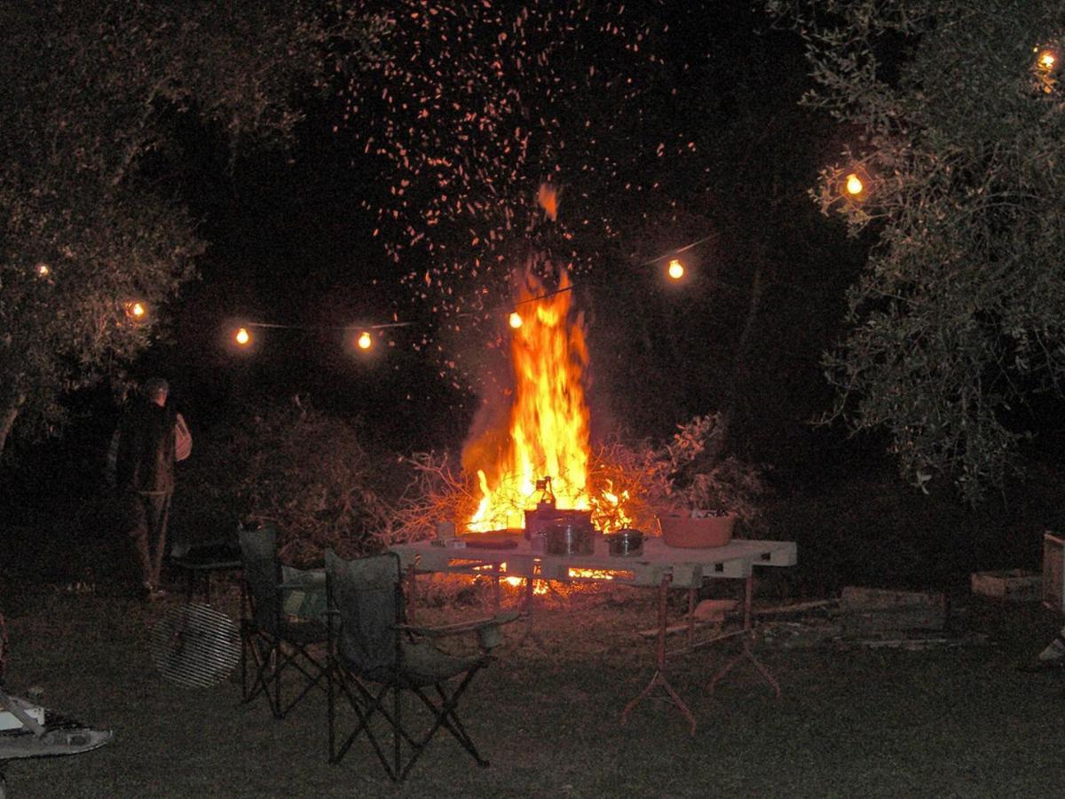 Camping Terreno-Ro-Bi-Li Hotell Cutrofiano Eksteriør bilde